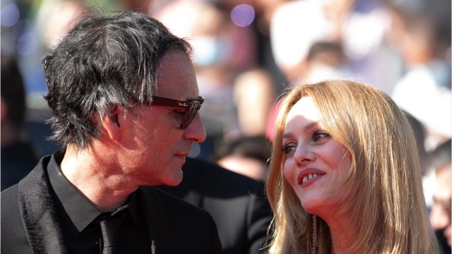 GALA VIDEO - Vanessa Paradis : le traitement spécial que lui a réservé Samuel Benchetrit sur le tournage de son film