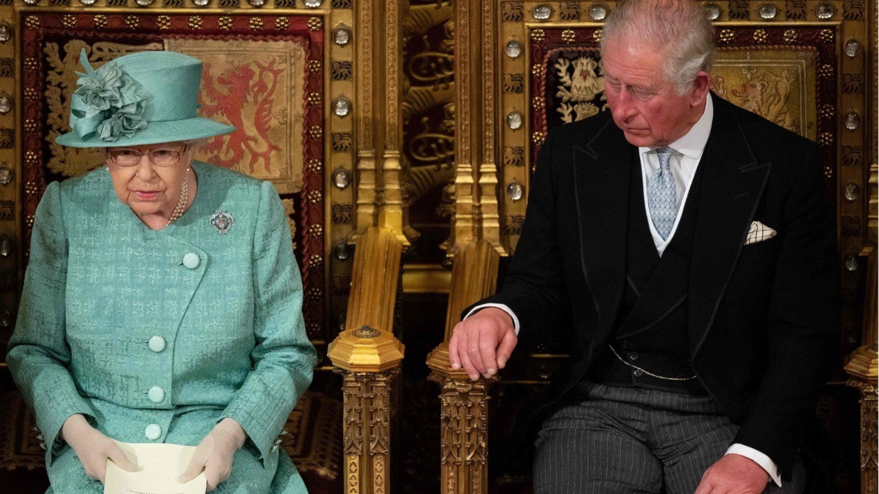 GALA VIDEO - Elizabeth II en a ras-le-bol : le prince Charles remis à sa place