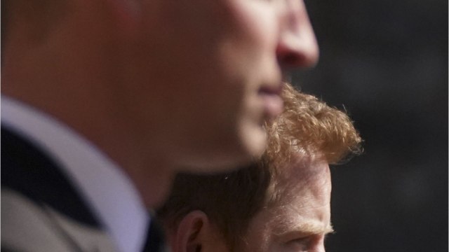 GALA VIDÉO - Le prince Harry a fait le 1er pas, mais les relations restent « tendues avec Charles et William.