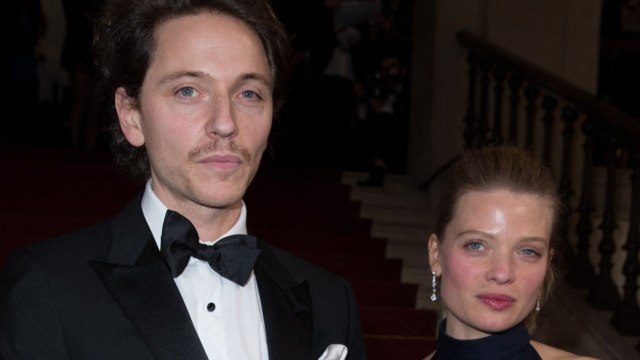 GALA VIDEO - Raphaël évoque ses 19 ans d'amour avec Mélanie Thierry : « Parfois les choses s'abîment .