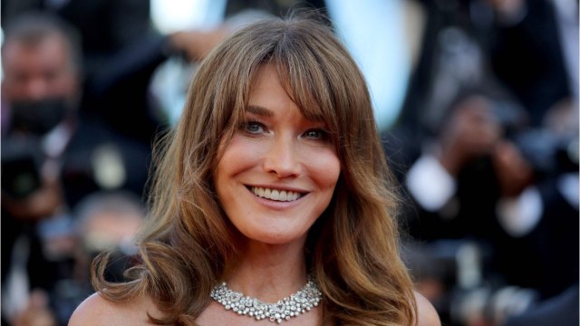 GALA VIDÉO - PHOTO – Carla Bruni comme on ne l'avait plus vue : une vraie bombe !