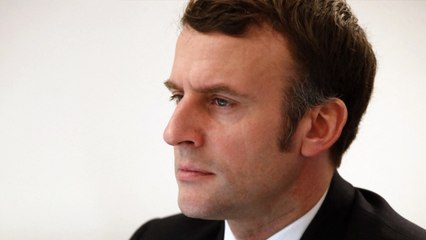GALA VIDEO - Emmanuel Macron encore moqué : l'afficheur varois a récidivé en piquant là où ça fait mal.