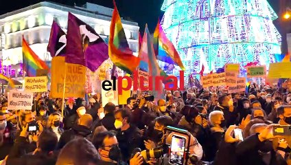 La Puerta del Sol clama contra Ayuso, Vox y la LGTBIfobia: "¡Nuestros derechos no se negocian!"