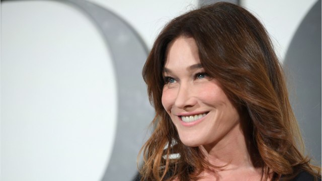 GALA VIDEO - Carla Bruni : cette icône avec qui elle passait ses journées « à lire et à fumer