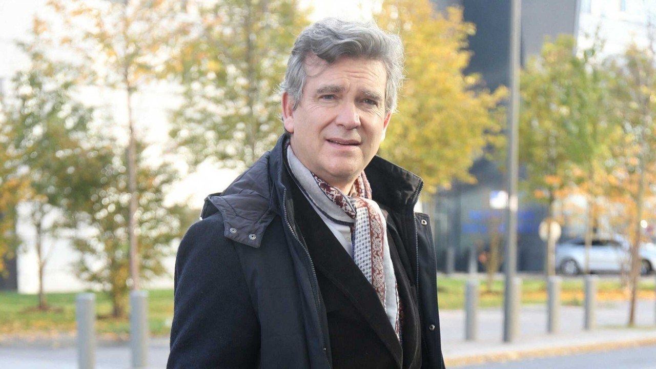 GALA VIDEO - « Un enfant qui ne veut pas lâcher son jouet " : Arnaud Montebourg prend cher.