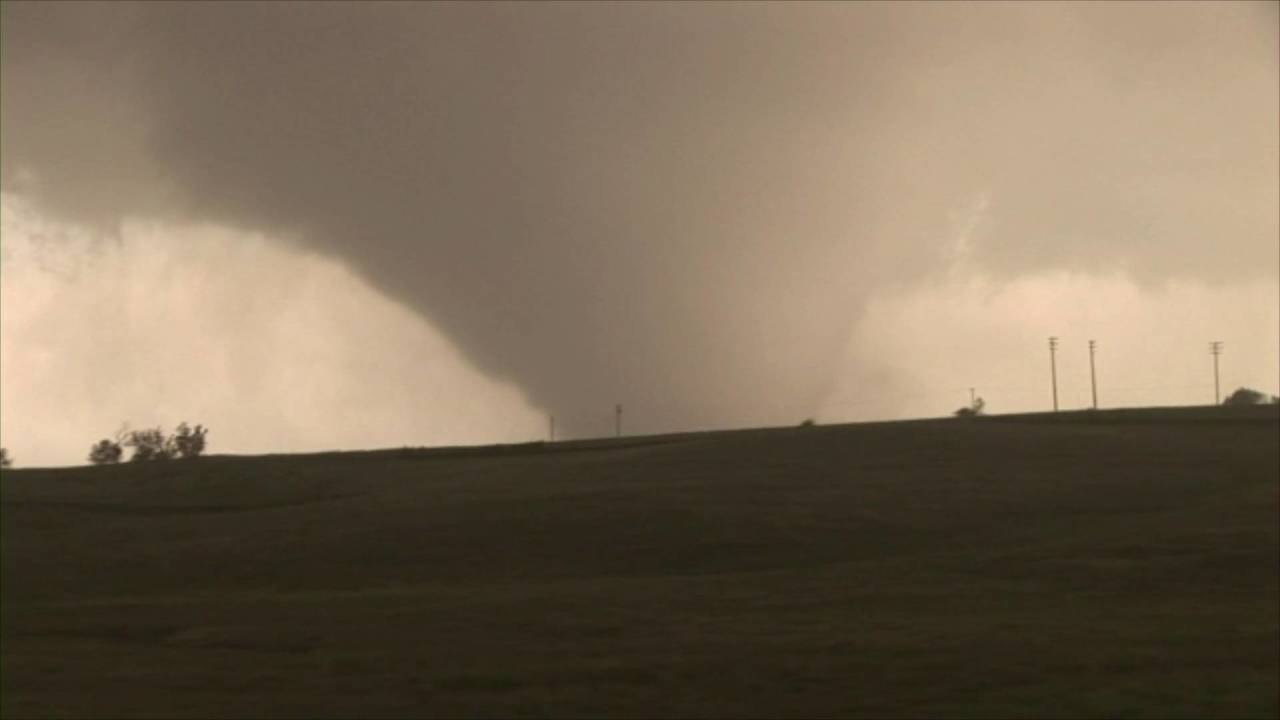 Kentucky Police Officers Escape Tornado-Damaged...