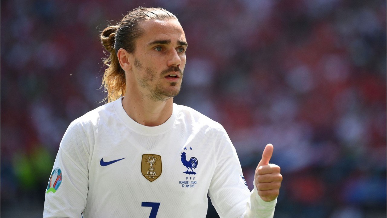 GALA VIDÉO - Euro 2021 – Antoine Griezmann dégaine un nouveau look osé ! Twitter s'enflamme.