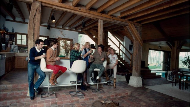 GALA VIDEO - Alain Delon : découvrez le château de Douchy, où il veut finir sa vie