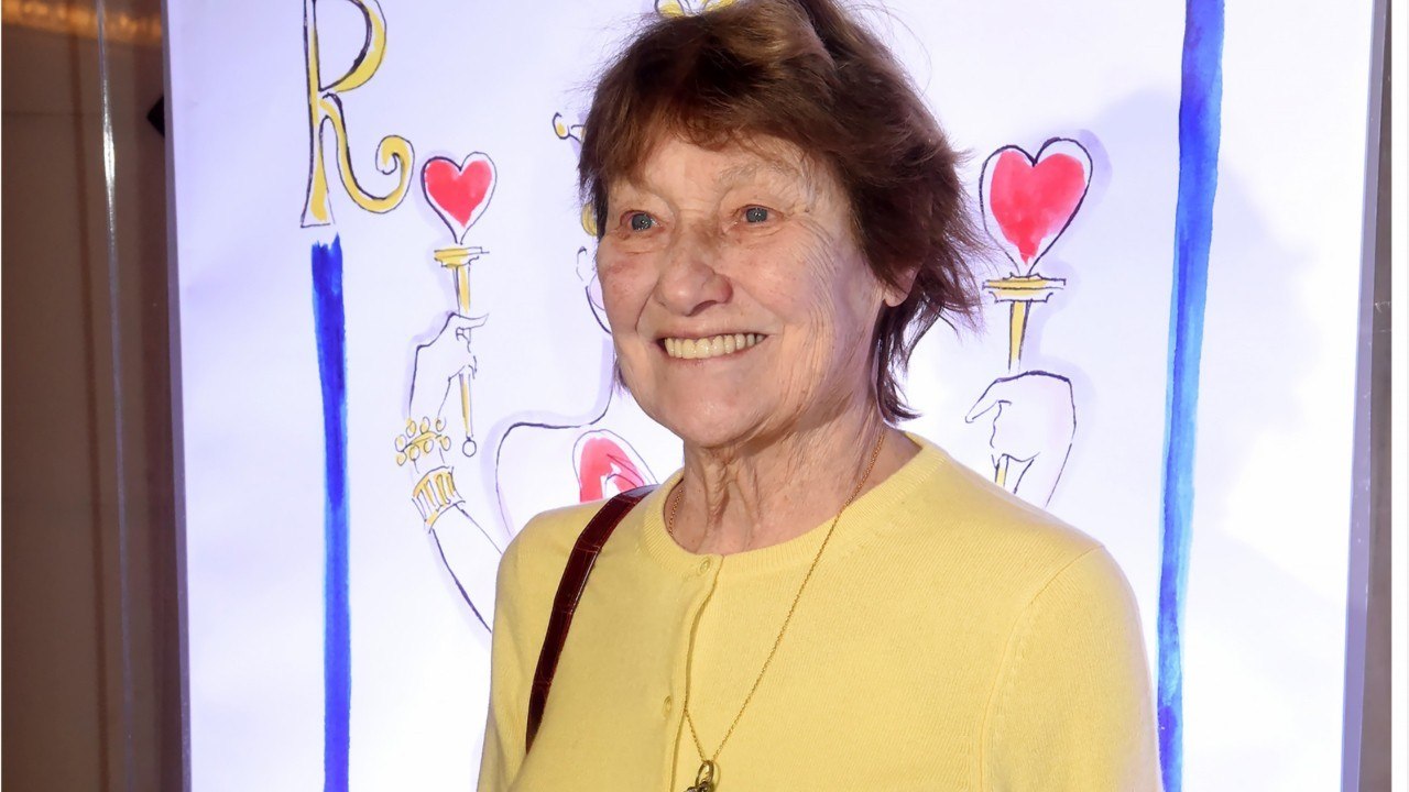 GALA VIDEO - Carla Bruni : sa mère Marisa nostalgique, rend hommage à son célèbre amant Arturo