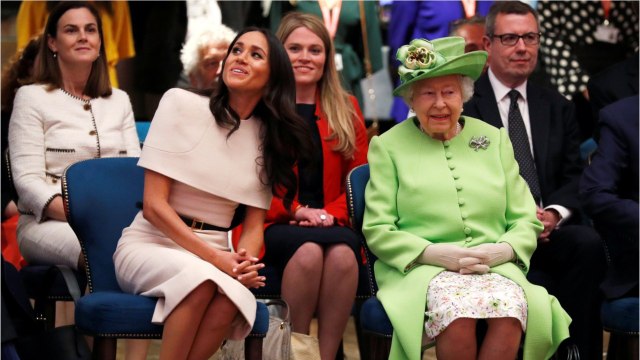 GALA VIDEO - La reine Elizabeth II « impressionnée par Meghan Markle