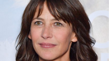 GALA VIDEO - Sophie Marceau cash sur son pouvoir de séduction : « J'aimerais que les hommes s'intéressent à autre chose "