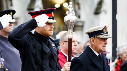GALA VIDEO - Prince Philip : ses mots touchants à Harry lors de son départ en Afghanistan