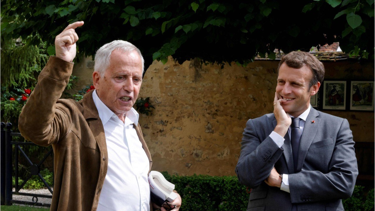 GALA VIDEO - « Malaise TV " : la sortie d’Emmanuel Macron et Fabrice Luchini ne fait pas l’unanimité