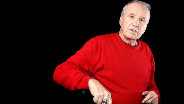 GALA VIDEO - Mort d'Yves Rénier : Jean-Luc Reichmann dévasté, « dis-moi que ce n'est pas possible