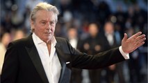 GALA VIDEO - Alain Delon amoureux à 85 ans : il présente Hiromi, sa nouvelle compagne