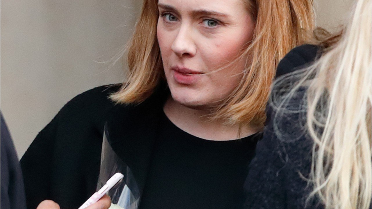 GALA VIDÉO - Adele cachottière : avec le rappeur Skepta, ça roucoule en douce !