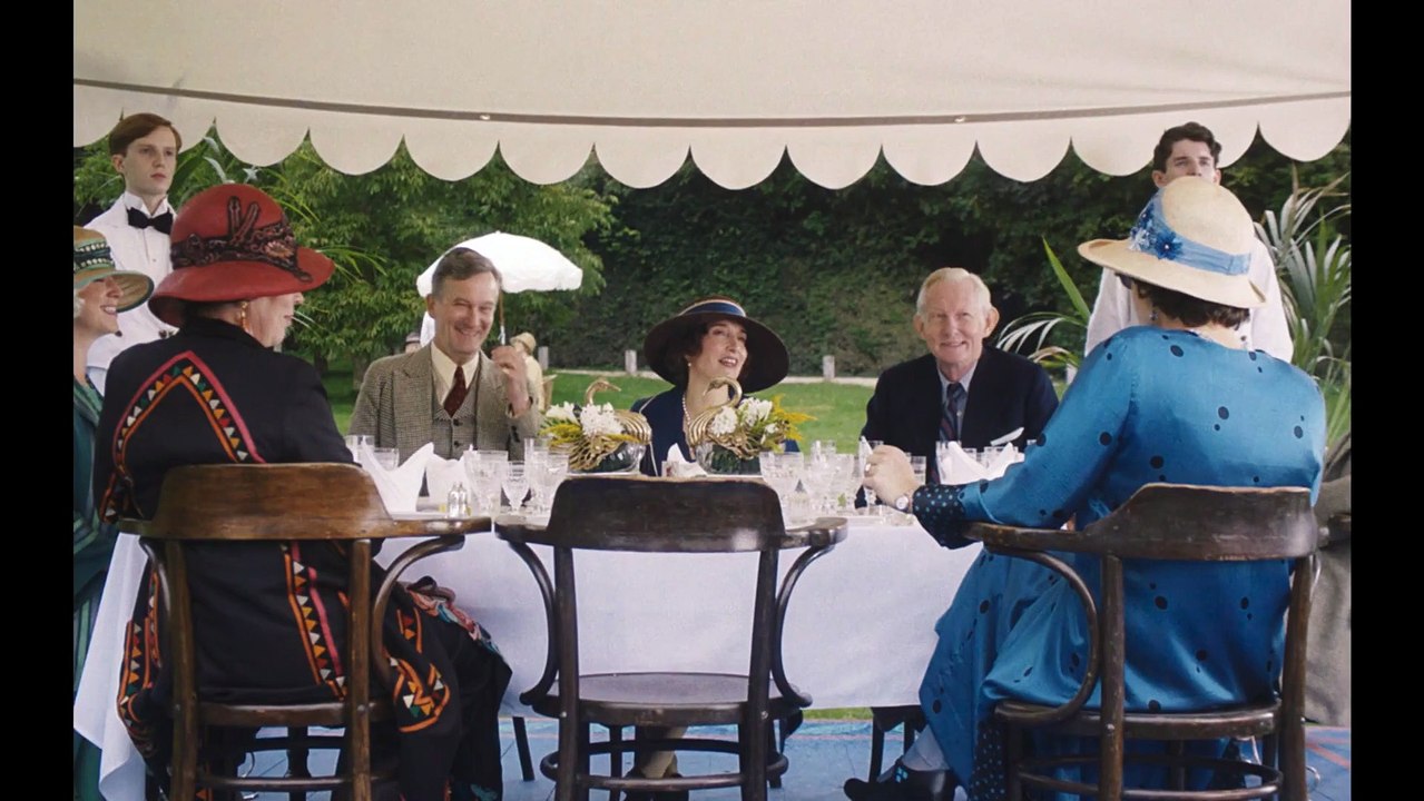 MOTHERING SUNDAY Film