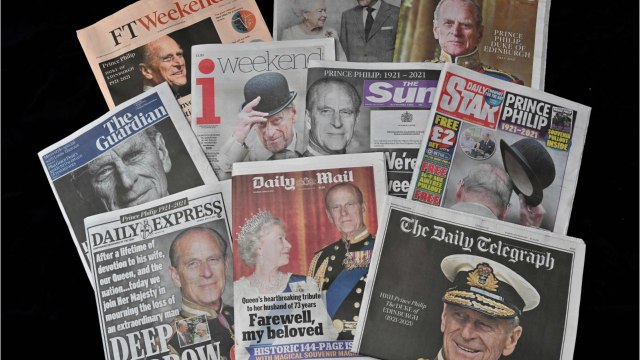 GALA VIDEO - Mort du prince Philip : Elizabeth II déjà de retour au travail