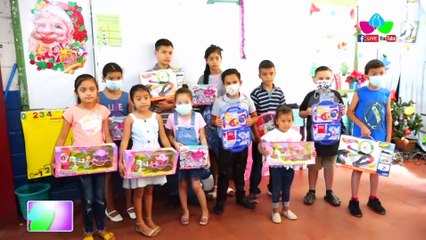 Gobierno Sandinista entrega juguetes navideños a niños de centros educativos de Siuna