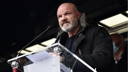 GALA VIDEO - Philippe Etchebest : le chef explique pourquoi il ne voulait pas se faire vacciner.