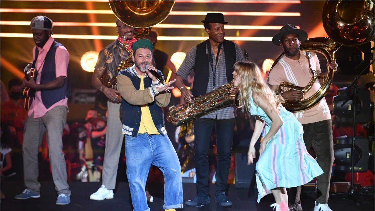 GALA VIDEO - Christophe Maé reconnaissant d'avoir croisé la route de Johnny Hallyday : « Ses conseils m'ont fait du bien "