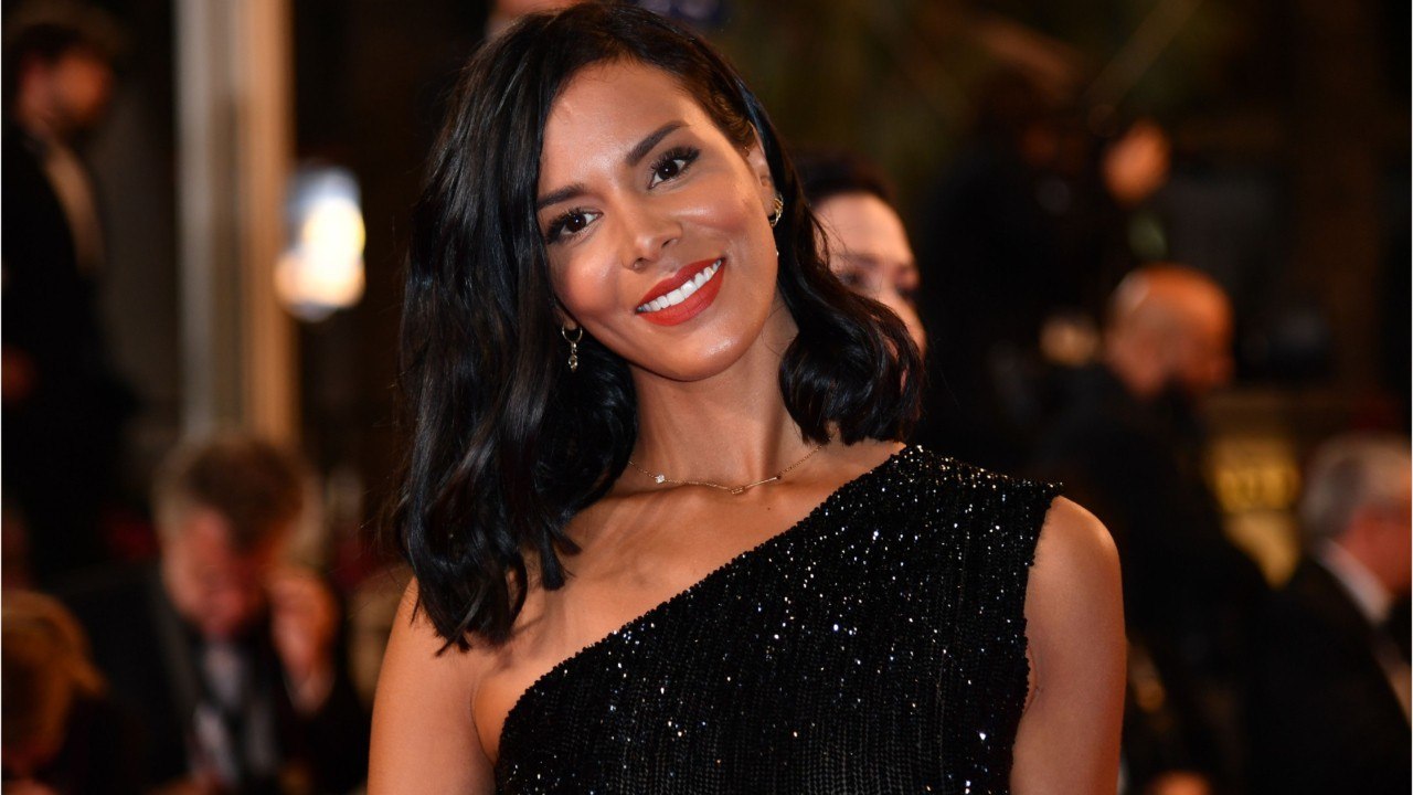 GALA VIDEO - PHOTO – Shy'm et son bébé : première sortie en dehors de « leur bulle "