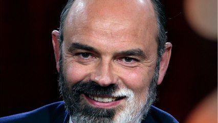 GALA VIDÉO - Édouard Philippe prêt à un coup de poker ? Son clin d’œil chez Laurent Delahousse