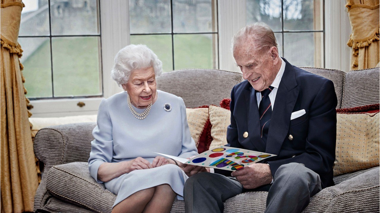 GALA VIDÉO - Mort du prince Philip : l’hommage...