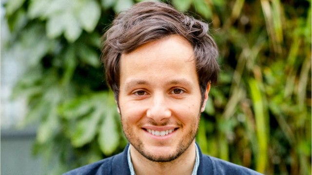 GALA VIDEO - Surpris par la polémique, Vianney s'explique sur sa position dans le fauteuil de The Voice