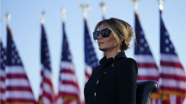 GALA VIDEO - Melania Trump, victime d'un poisson d'avril très, très douteux.
