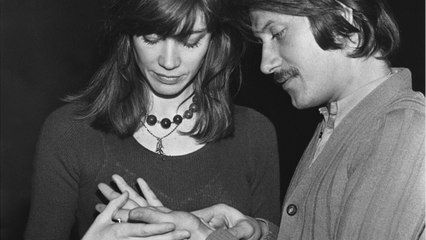 GALA VIDÉO - Le saviez-vous ? Le mariage de Françoise Hardy et Jacques Dutronc a été précipité par la maladie.