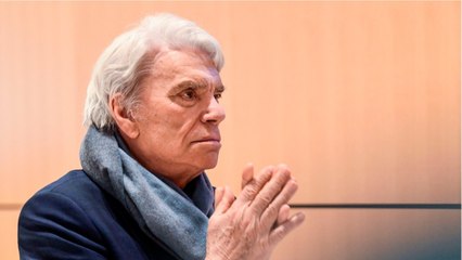 GALA VIDEO - Bernard Tapie frappé et ligoté chez lui lors d’un cambriolage… Sa femme transportée à l'hôpital.