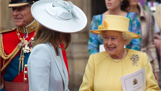 GALA VIDEO - Kate Middleton : pourquoi sa mère est devenue incontournable pour Elizabeth II. (2)