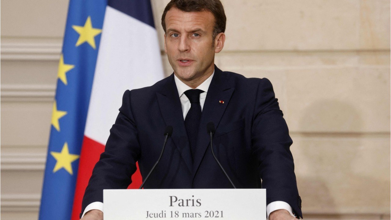 GALA VIDÉO - « L’échec total " : après le reconfinement, Emmanuel Macron a les oreilles qui sifflent