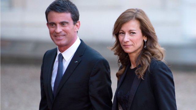 GALA VIDEO - Manuel Valls : son ex-femme Anne Gravoin a appris sa liaison dans le presse