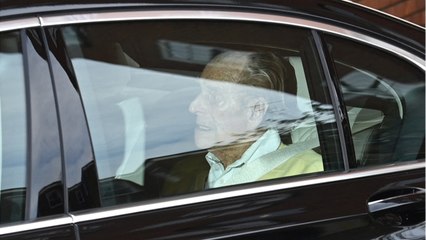 GALA VIDÉO - Soulagement ! Le prince Philip sort de l'hôpital après un mois de soins