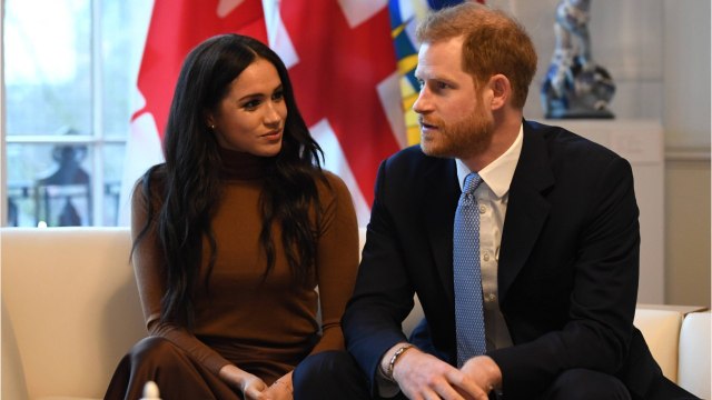 GALA VIDEO - « Des larmes de frustration et de dépit : Meghan Markle et Harry ingérables, nouvelles révélations