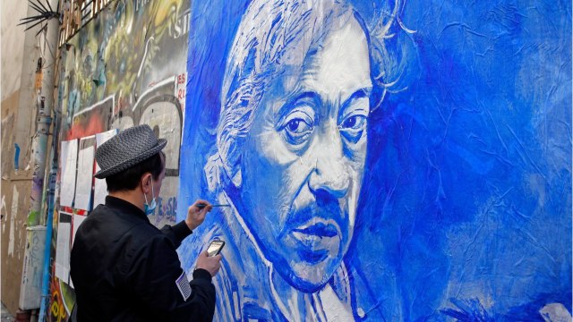 GALA VIDÉO - Serge Gainsbourg bisexuel ? Les troublantes révélations de Jane Birkin