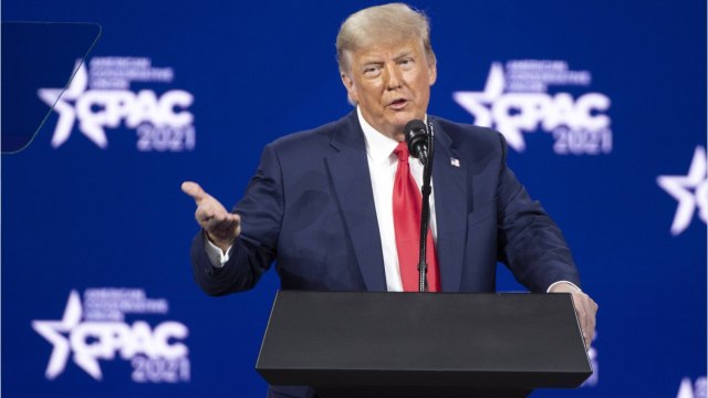 GALA VIDEO - « La prochaine First lady : Melania Trump piégée par Donald Trump, malgré les rumeurs de divorce