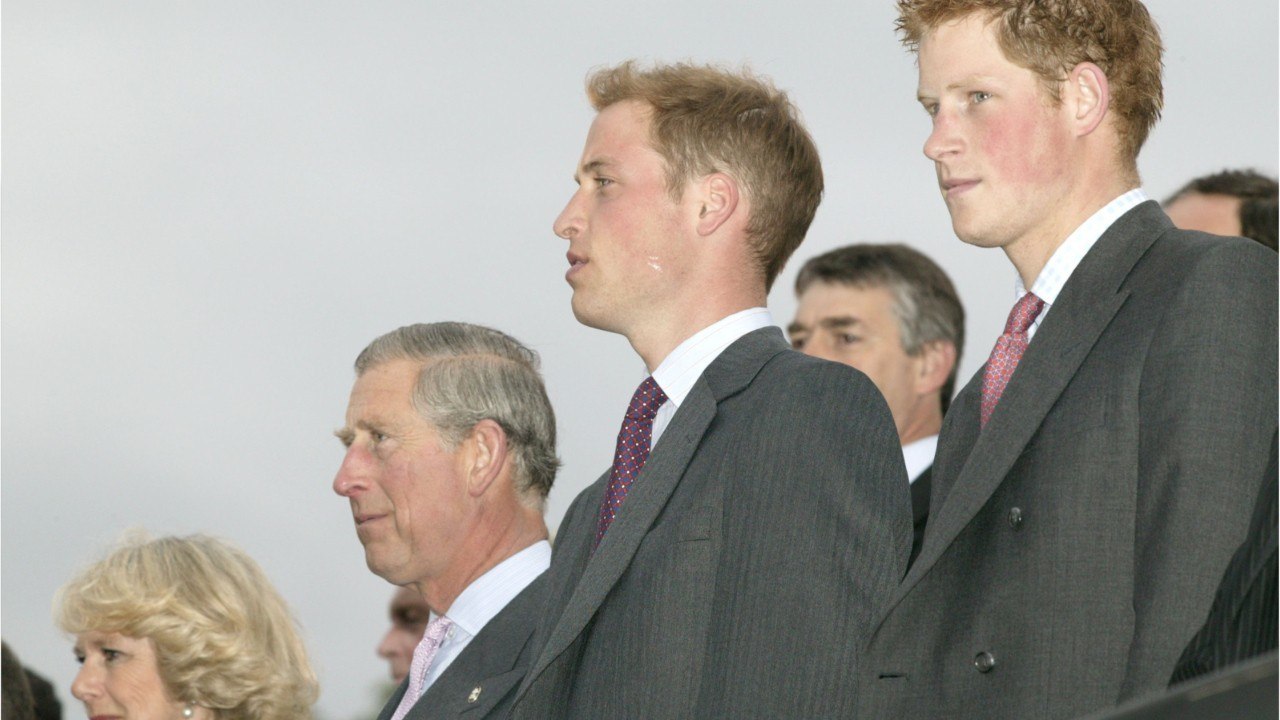 GALA VIDEO - Prince Harry : quelles sont ses relations avec Camilla Parker-Bowles ?