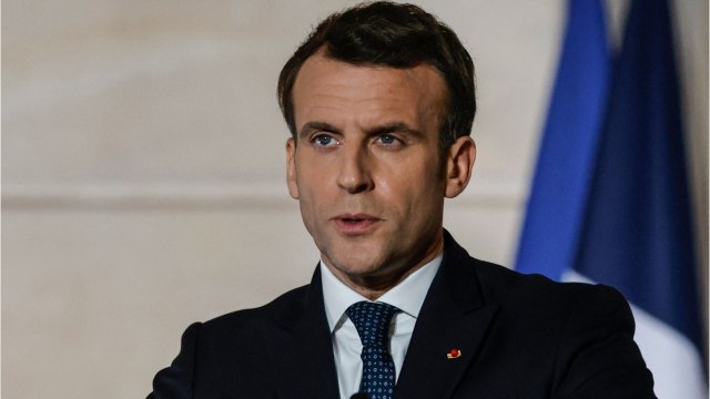 GALA VIDÉO - Emmanuel Macron pas près de se faire vacciner : « J'ai quand même le temps .