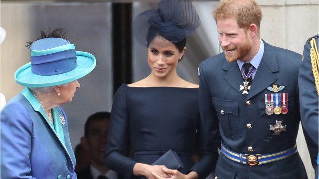 GALA VIDEO - Le prince Harry révèle le cadeau de Noël (étonnant) de la reine pour Archie