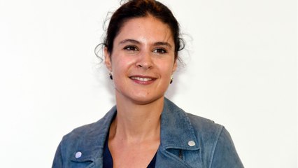 GALA VIDEO - Apolline de Malherbe interrompue… Un inconnu lui offre des fleurs