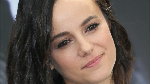GALA VIDÉO - Alizée : la chanteuse mêlée malgré elle à une affaire d'escroquerie.