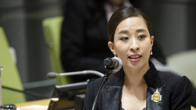 GALA VIDEO - Roi de Thaïlande : sa fille aînée obligée de couper court ses cheveux, découvrez pourquoi