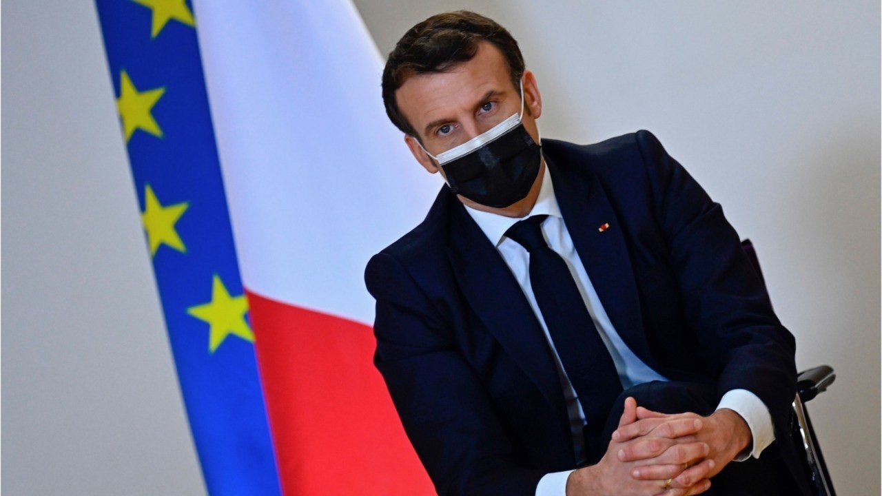 GALA VIDEO - « L’Elysée en pétard " : dans l’entourage d’Emmanuel Macron, certains ont la langue bien pendue...