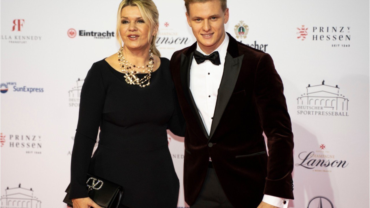 GALA VIDEO - Michael Schumacher convalescent : des images inédites bientôt dévoilées par sa famille