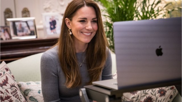GALA VIDEO - Kate Middleton, maman confinée à bout : « Je suis devenue la coiffeuse de mes enfants à leur grand regret