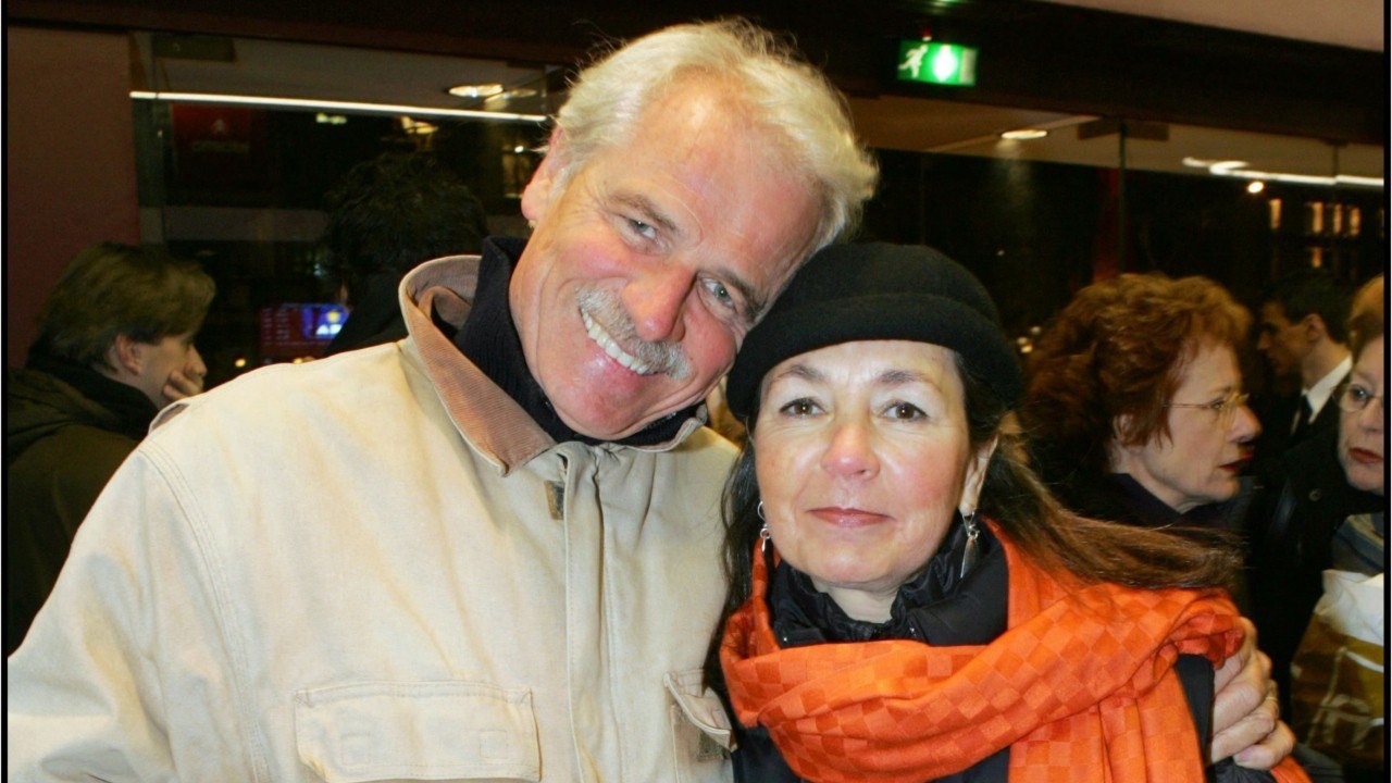 GALA VIDEO - Yann Arthus-Bertrand : la maladie de Parkinson de son épouse Anne, son autre combat