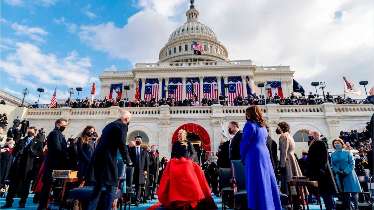 GALA VIDEO -GALA VIDEO - PHOTO – Joe Biden : sa petite-fille Naomi élégante et amoureuse, charme ses followers. (1)